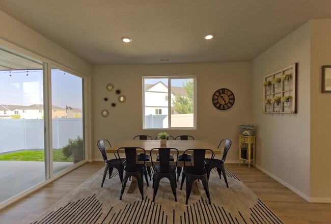 Building Photo - 24378 E Harrier Ln