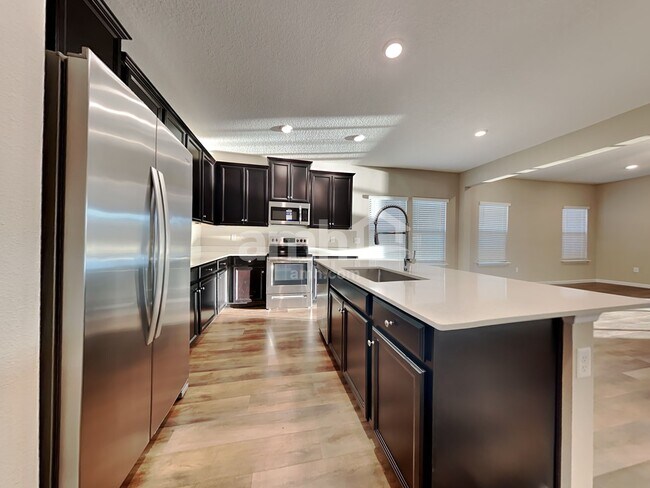 Building Photo - 111 Hemlock Point