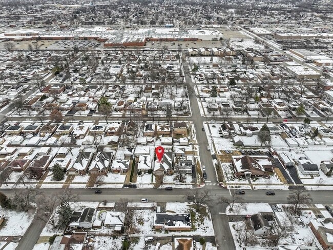 Building Photo - 9743 Oak Park Ave