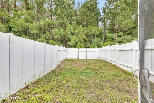Building Photo - 404 Springwood Dr