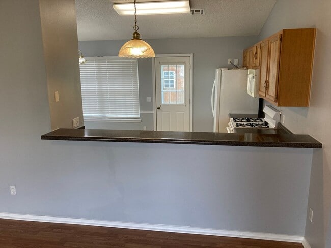 Building Photo - Nice Claremore 3/2/2 Home in Greenbrier Ad...