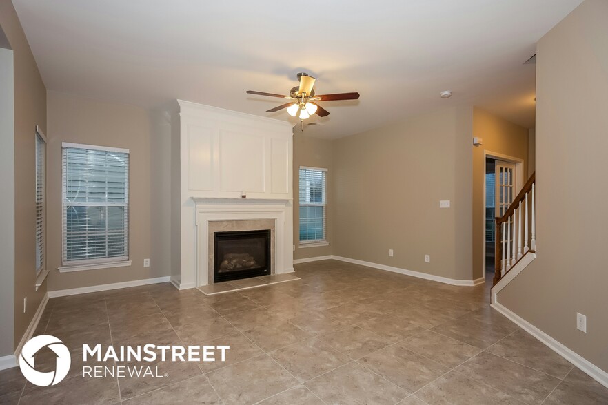 Building Photo - 5039 Sunburst Ln