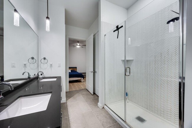 Building Photo - 4801 Springdale Rd