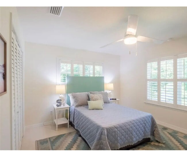 Building Photo - 178 N Roscoe Blvd