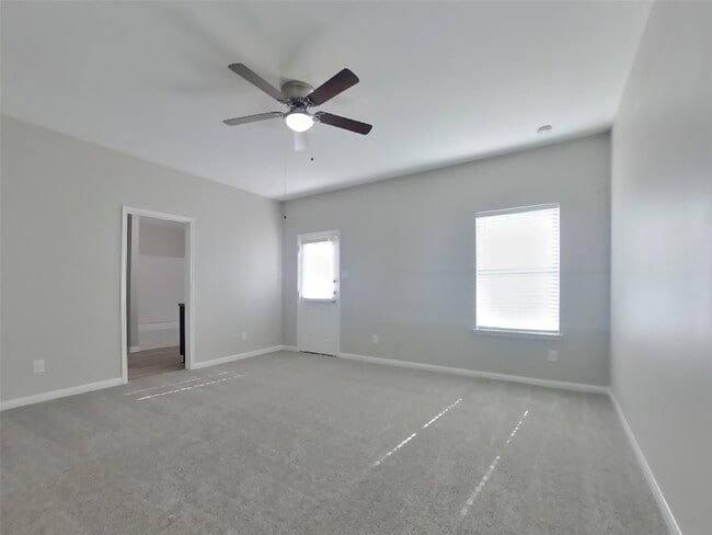 Building Photo - 2055 Sweet Lilac Dr