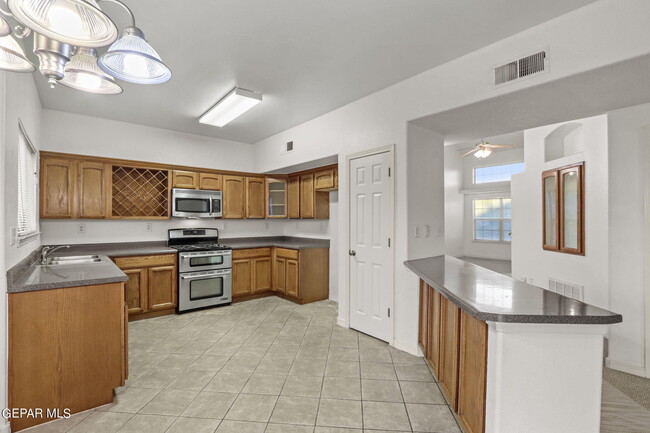 Building Photo - 1476 Luz De Sol Dr
