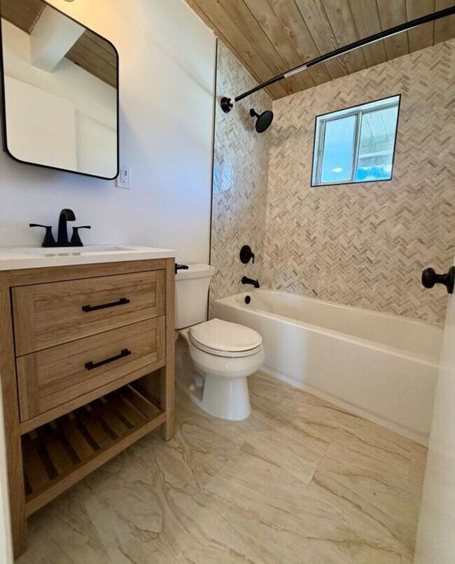 Building Photo - Updated Two Bedroom Duplex in PG!