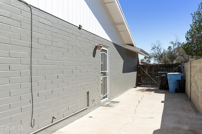 Building Photo - 15218 N 37th Ave