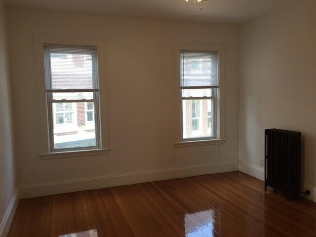 Building Photo - 760 Columbia Rd