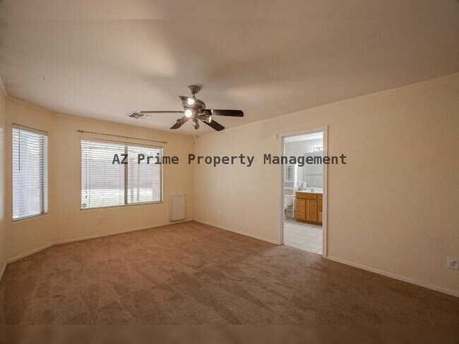 Building Photo - 6715 S 35th Dr