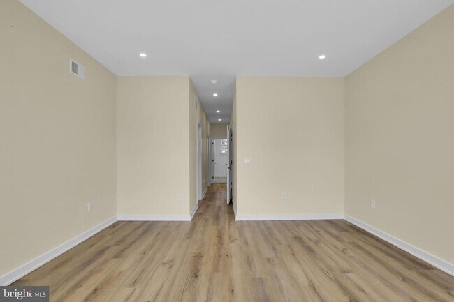 Building Photo - 2670 Braddock St