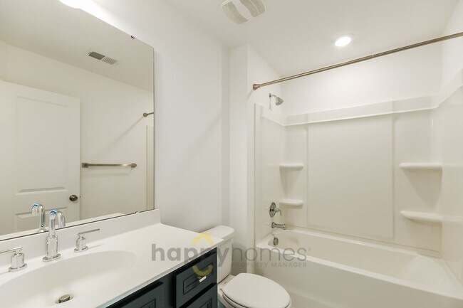 Building Photo - 3 Bedroom 2.5 Bath In Buckshire of Summerville