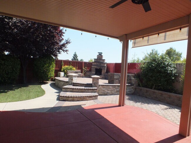 Building Photo - 3/2 Folsom Broadstone Village with outdoor...