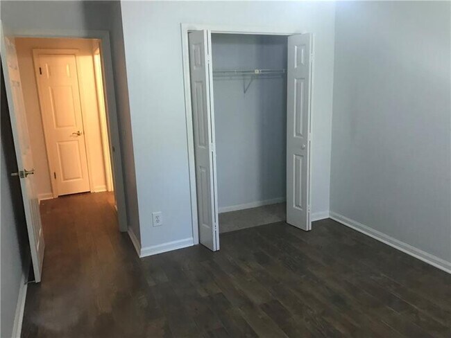 Building Photo - 19 Normandy Ct