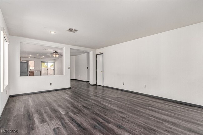 Building Photo - 1828 Vista Pointe Ave