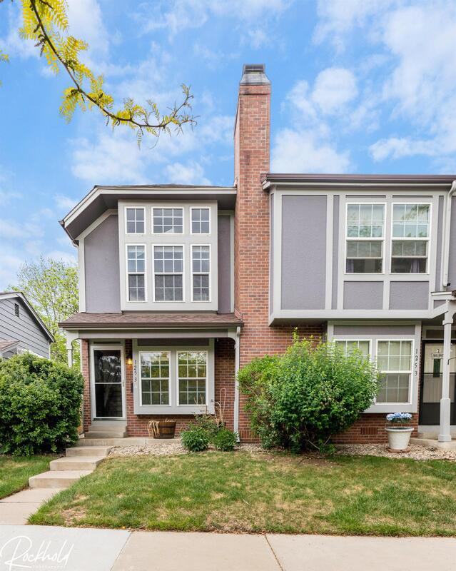 Building Photo - 1253 S Flower Cir