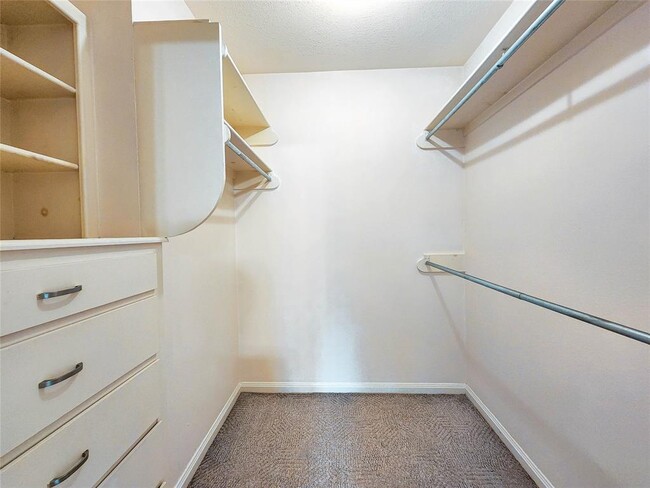 Building Photo - 12 Kings Row