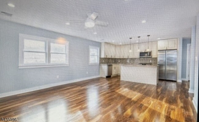Building Photo - 527 Co Rd 515