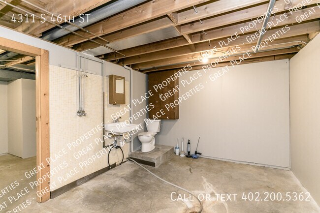 Building Photo - 4311 S 46th St