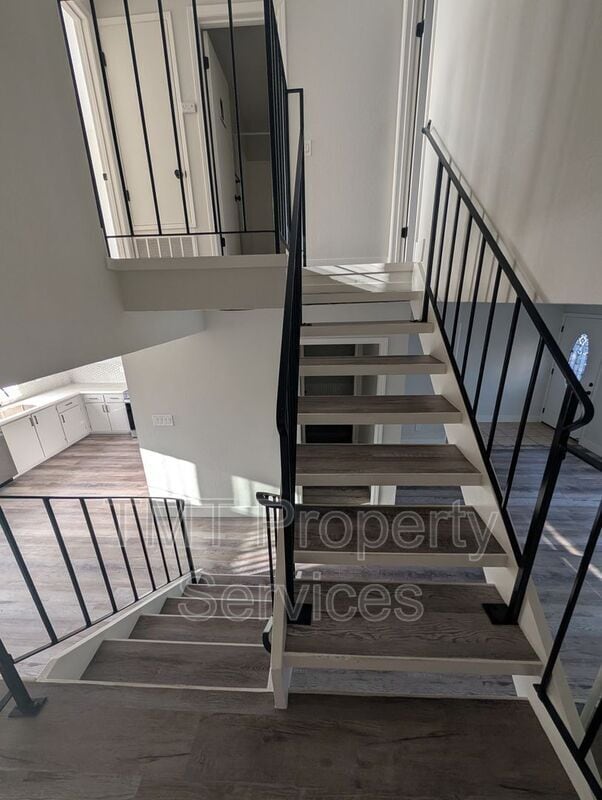 Building Photo - 4068 Weymouth Ln