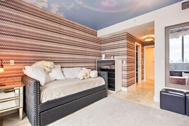 Building Photo - 1900 Sunset Harbour Dr