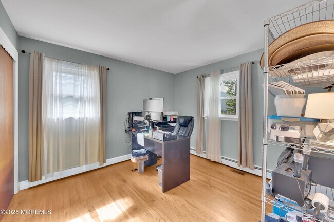 Building Photo - 1424 Shafto Rd