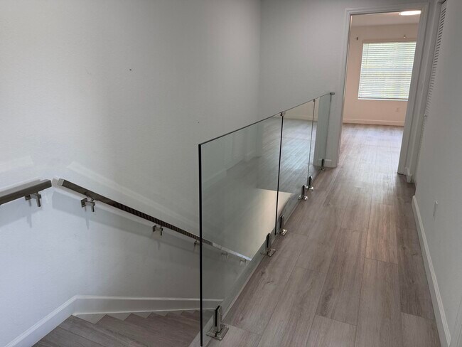 Building Photo - 4416 Hammock Grove Dr