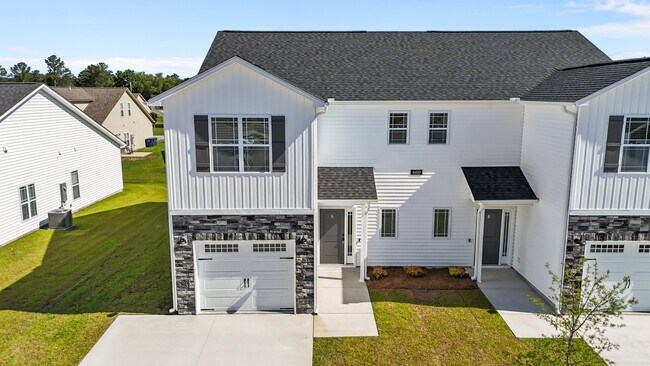 Building Photo - 4400 Laurel Rdg Dr