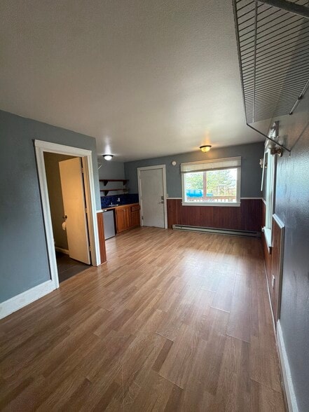Building Photo - 430 S Holladay Dr