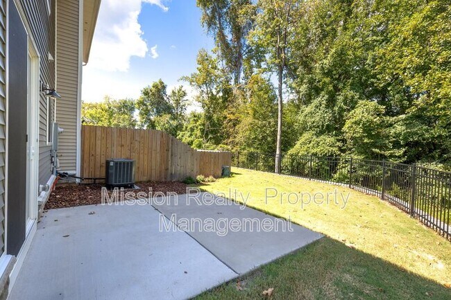 Building Photo - 5535 Wenrich Dr