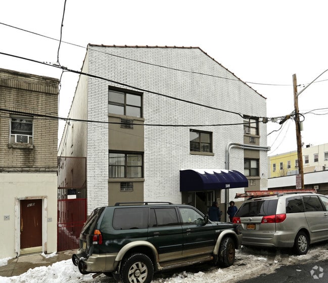 Primary Photo - 508 Monastery Pl
