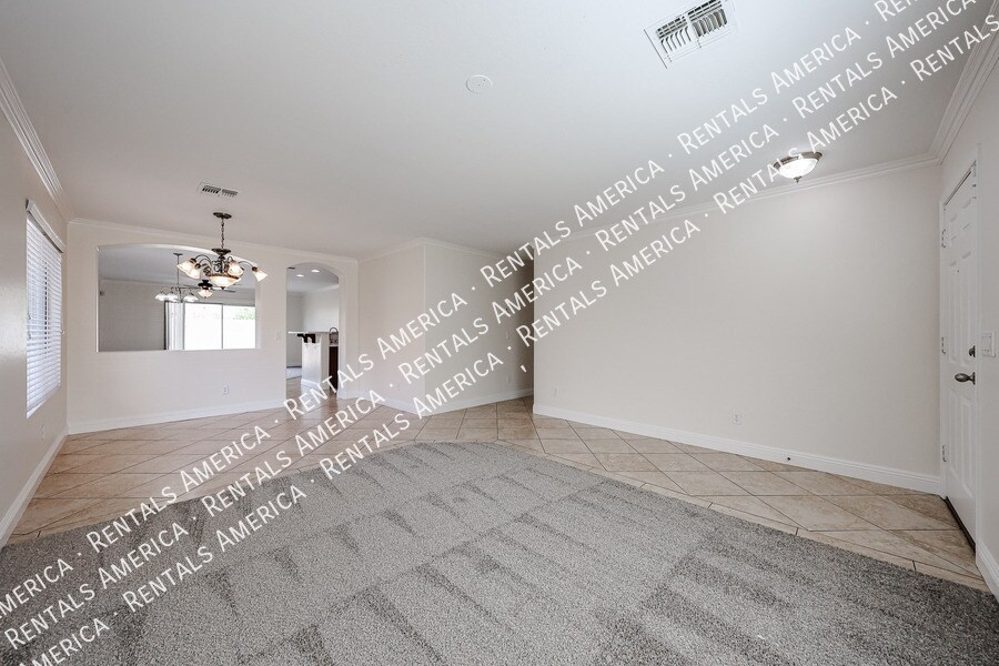 Building Photo - 1517 S 219th Dr