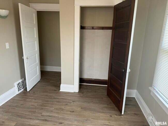 Building Photo - 711 16th St