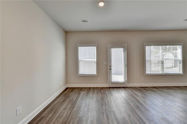 Building Photo - 212 Station Overlook Dr