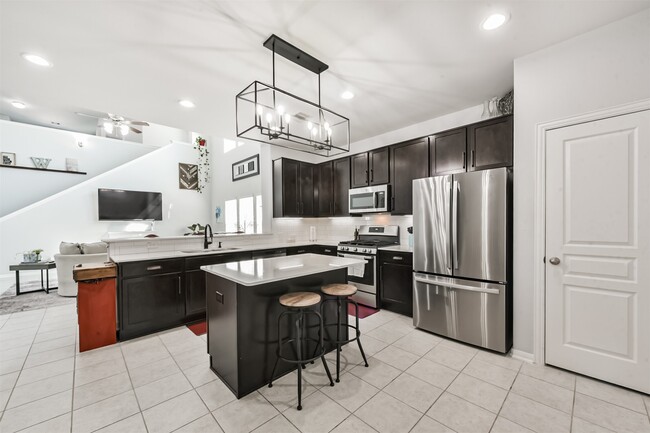 Building Photo - 10018 Chase Ct