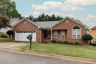 Building Photo - 195 Bedford Dr