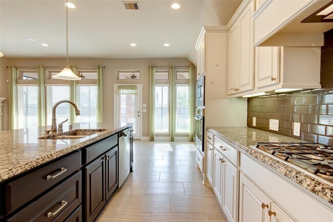 Building Photo - 23319 Tirino Shores Dr