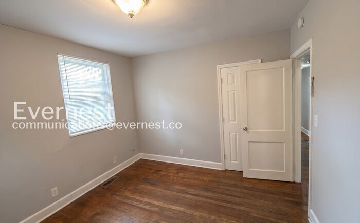 Building Photo - 8504 3rd Ave N