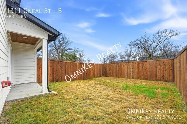 Building Photo - 1311 Oneal St