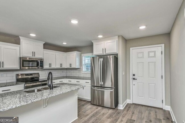 Building Photo - 417 Madison Ave