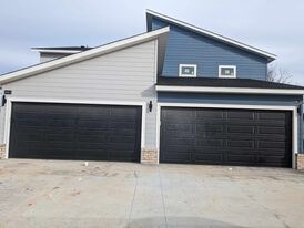 Building Photo - 1506 SW Casuarina Dr