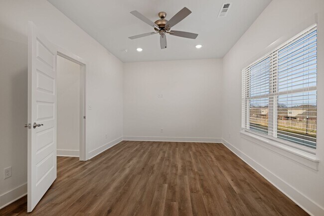 Building Photo - The Aspen at Been Road Villas 3 Bed, 2 Bath