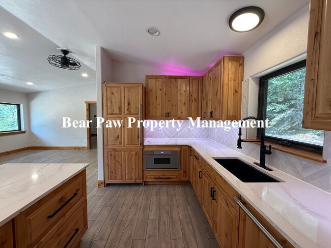Building Photo - "Charming 2-Bed Hideaway in Conifer – Cozy...