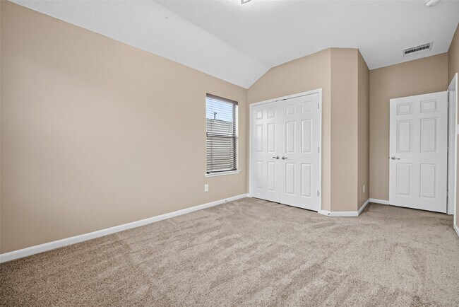 Building Photo - 16419 Sheffield Run Dr