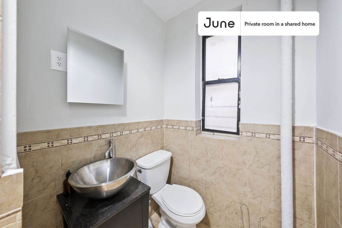 Building Photo - Room in Shared 3 bed/1 bath home in Hamilton Heights