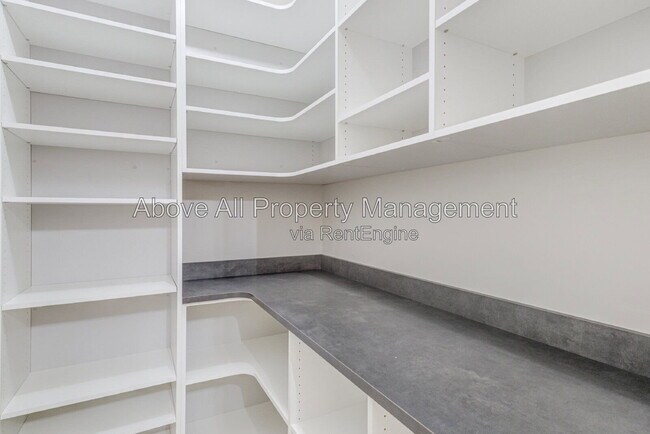 Building Photo - 2041 Jadewood Dr