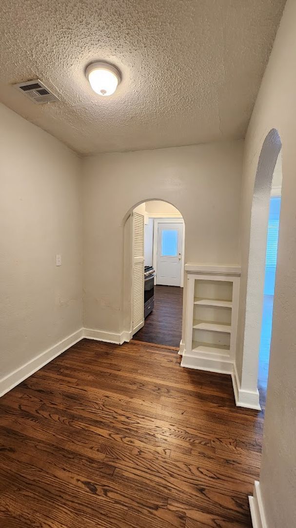 Building Photo - 2 Bed 1 Bath Duplex in the Aurora Addn NW OKC