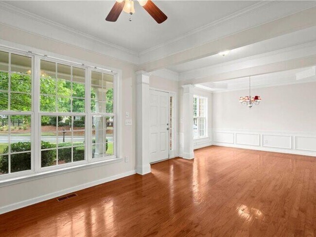 Building Photo - 2080 Vistoria Dr