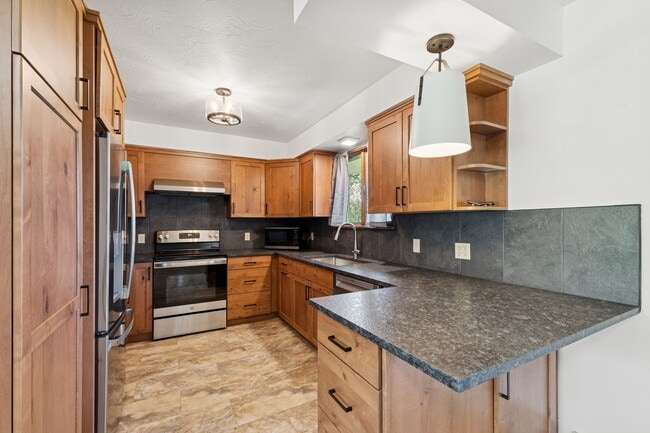 Building Photo - Whitefish Home
