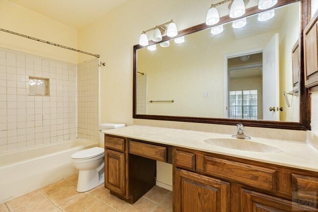 Building Photo - 921 Marine Dr
